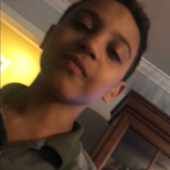 Meet your Posher, Ali - Picture 1 of 1